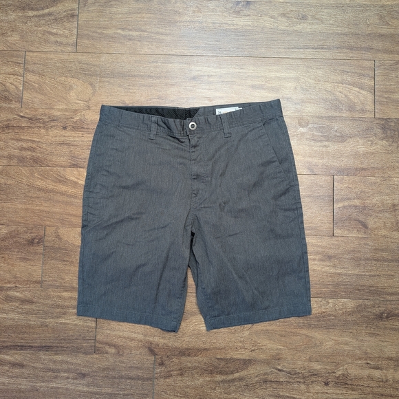Volcom Men's Charcoal Flat Front Shorts - Picture 1 of 3